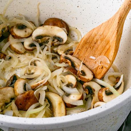 One-Pot White Bean Mushroom Stew