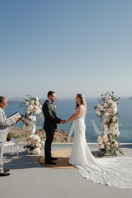 Dreamy elopement in Santorini with roses and peonies  | Angela & Thomas