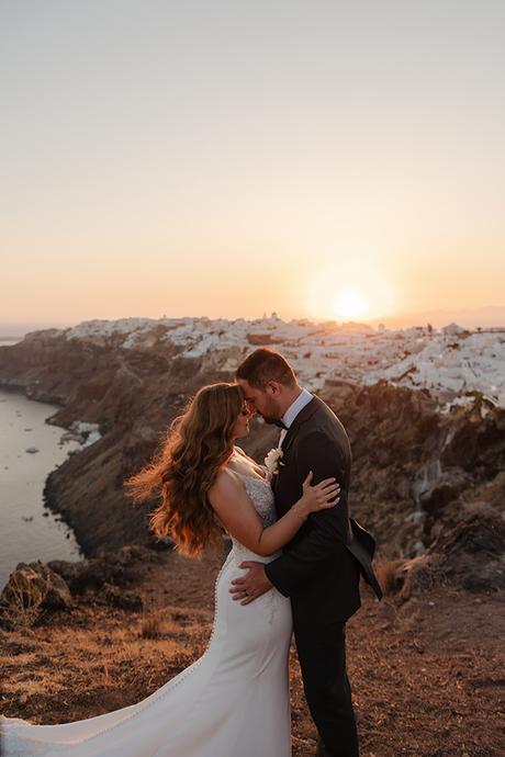 Dreamy elopement in Santorini with roses and peonies  | Angela & Thomas