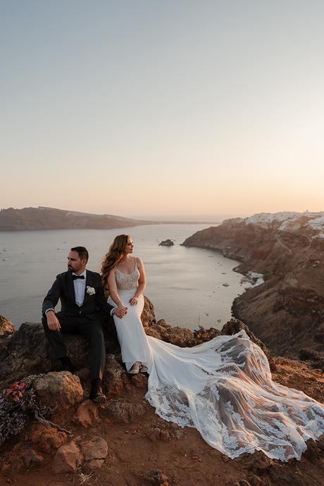 Dreamy elopement in Santorini with roses and peonies  | Angela & Thomas