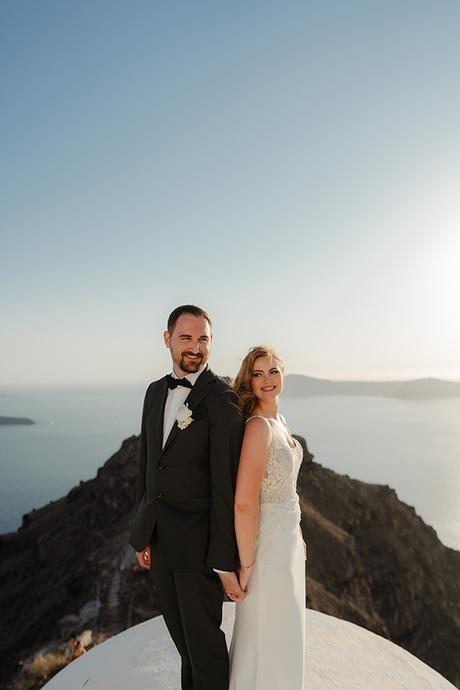 Dreamy elopement in Santorini with roses and peonies  | Angela & Thomas