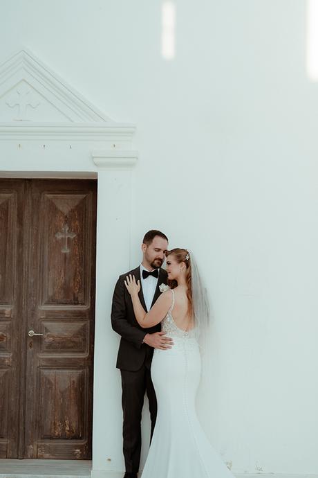 Dreamy elopement in Santorini with roses and peonies  | Angela & Thomas