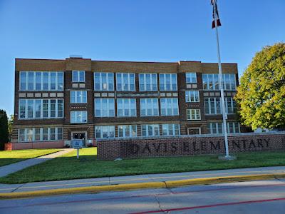 AUTHOR VISIT AT DAVIS ELEMENTARY, Grinnell, Iowa