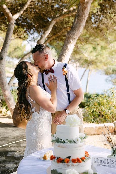 Boho seaside wedding with macrame and pampas grass | Charlotte & Conor