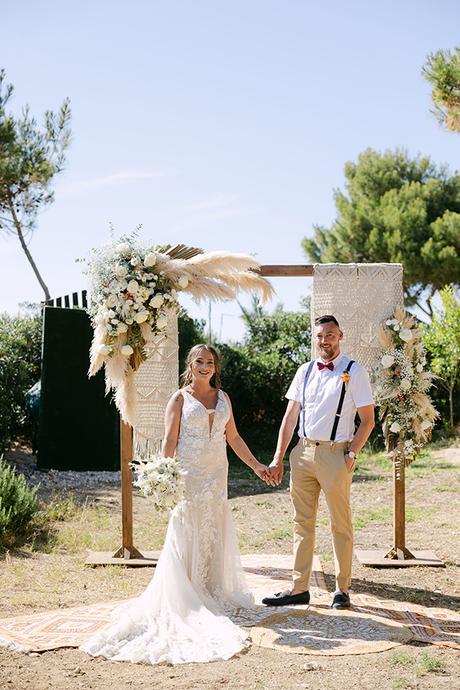 Boho seaside wedding with macrame and pampas grass | Charlotte & Conor