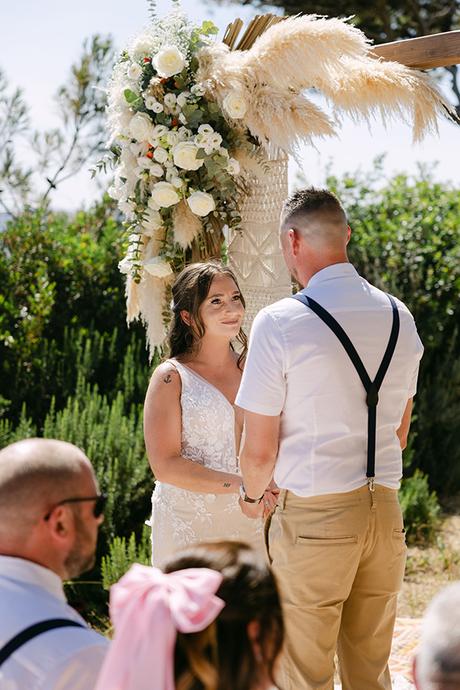 Boho seaside wedding with macrame and pampas grass | Charlotte & Conor