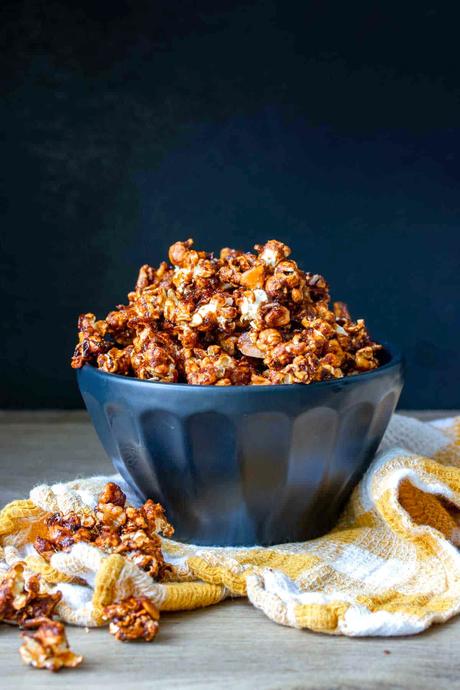 Vegan Caramel Popcorn