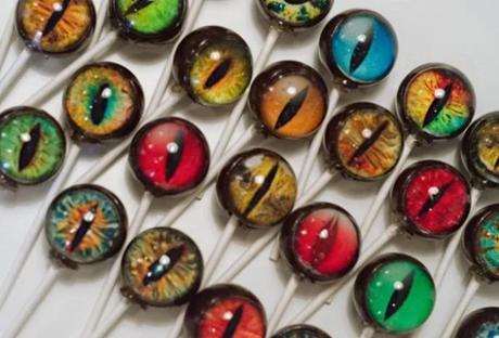 Eye themed lollipops