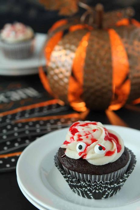 Halloween Mummy Cupcakes