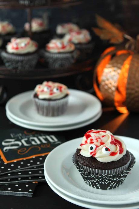 Halloween Mummy Cupcakes