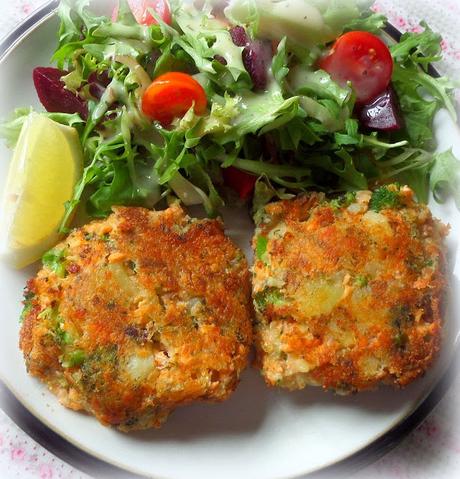 Salmon and Broccoli Cakes