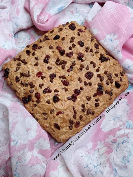 GÂTEAU À LA FARINE DE BLÉ COMPLET, FLOCONS D'AVOINE ET BANANE / WHOLE WHEAT FLOUR ROLLED OATS BANANA CAKE / BIZCOCHO DE HARINA INTEGRAL, COPOS DE AVENA Y PLÁTANO /  كيك دقيق القمح ورقائق الشوفان والموز