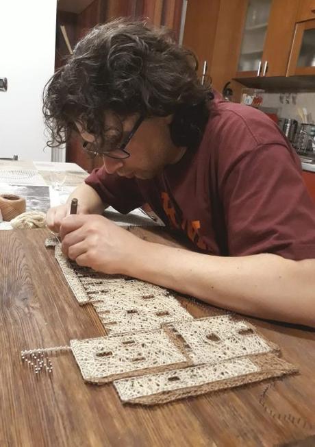 Castle string art: the weaving