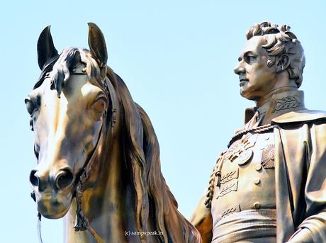 Mountroad Munro Statue !