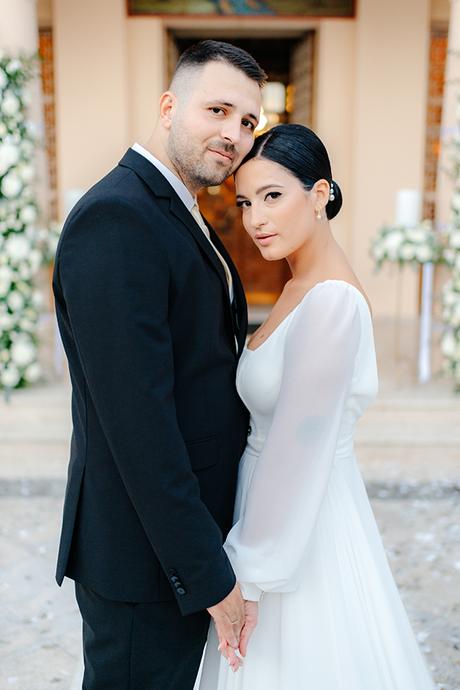 Chic autumn wedding with gorgeous white florals | Christina & Nikos