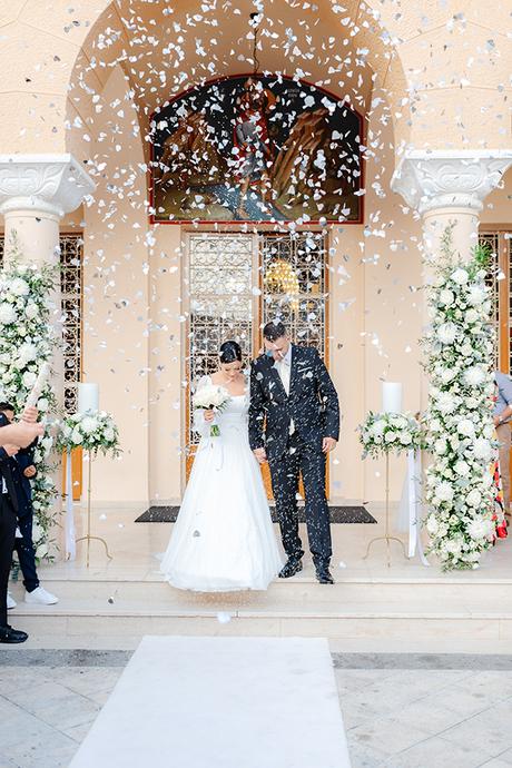 Chic autumn wedding with gorgeous white florals | Christina & Nikos