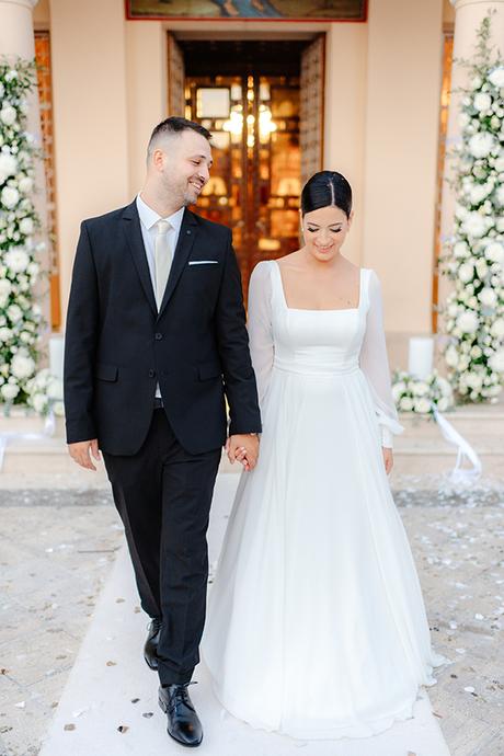 Chic autumn wedding with gorgeous white florals | Christina & Nikos