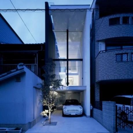 Thin house in Osaka, Japan