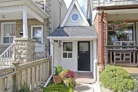 Thin house in Toronto, Canada