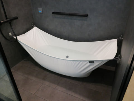 A Foldable Bathtub