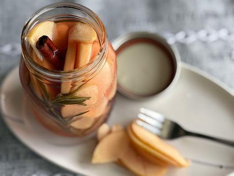 Pickled Apple Slices