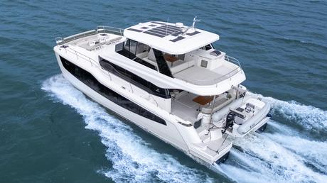 Aquila 50 Yacht navigation