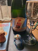 Effervescence Unleashed: Champagne Widows: First Woman of Champagne, Veuve Clicquot and the Breathless Brut