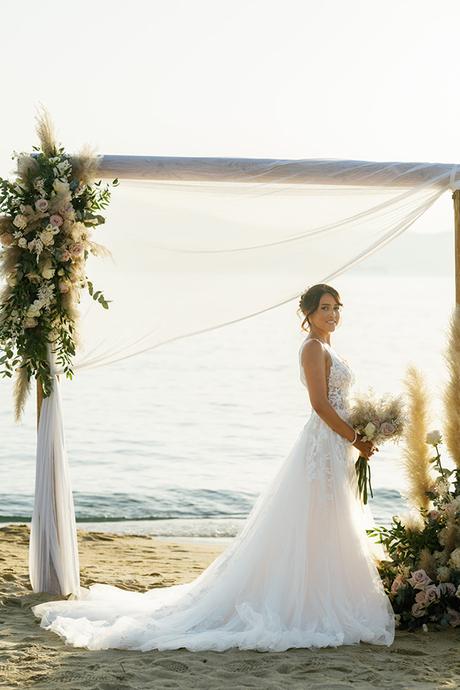 Gorgeous summer wedding in Naxos with a bohemian vibe | Lorraine & Eric