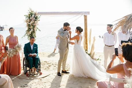 Gorgeous summer wedding in Naxos with a bohemian vibe | Lorraine & Eric