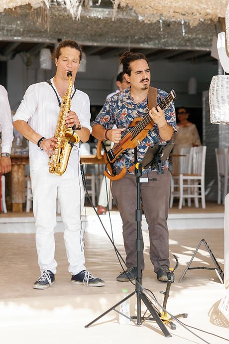 Gorgeous summer wedding in Naxos with a bohemian vibe | Lorraine & Eric