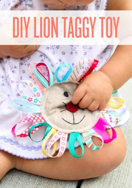 Why waste money on plastic and batteries when you can make DIY toys for babies and toddlers at home? Easy, eco-friendly and within budget!