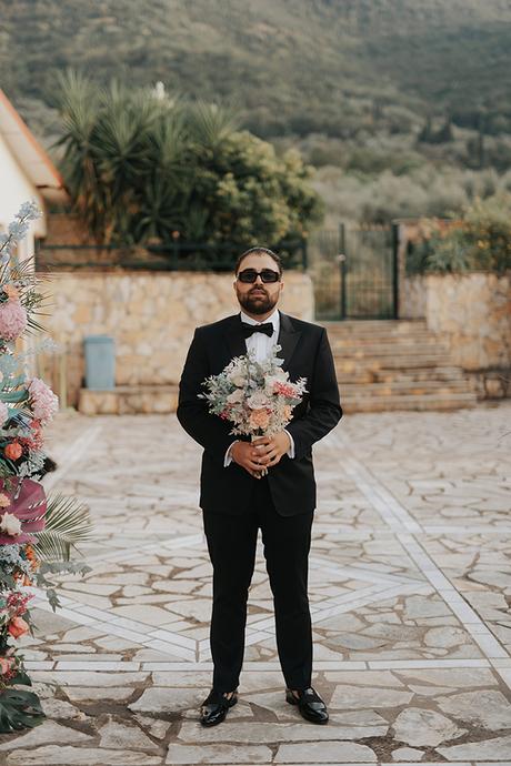 Vintage wedding with soft pastel blooms | Tatiana & Pavlos