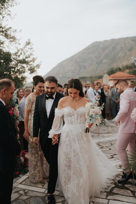 Vintage wedding with soft pastel blooms | Tatiana & Pavlos