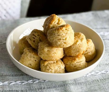 Easy 3-Ingredient Buttermilk Biscuits