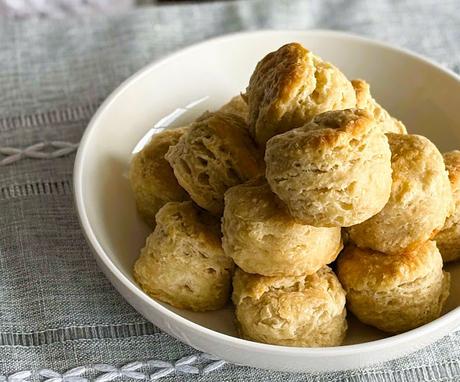 Easy 3-Ingredient Buttermilk Biscuits