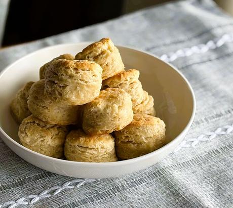 Easy 3-Ingredient Buttermilk Biscuits