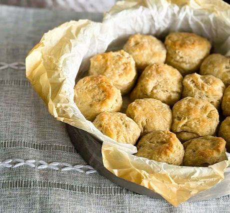 Easy 3-Ingredient Buttermilk Biscuits