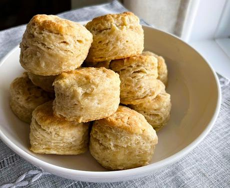 Easy 3-Ingredient Buttermilk Biscuits