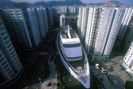 Restaurant in a Yacht