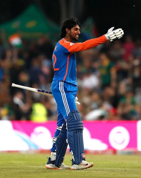 Leap in Exultation … .. .. .. and flying ants !! Leap in Exultation … .. .. .. and flying ants !!