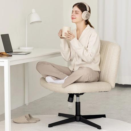 A nice balance of function and comfort that doesn’t scream “work.”