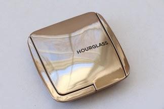 Hourglass Ambient Lighting Blush - Ethereal Glow