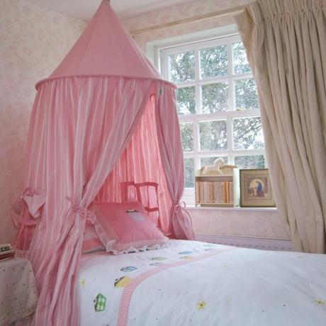childrens Girls Canopy Bed 700x700 DIY: How to Build an Imaginative Teepee in Your Childs Room for Under $52