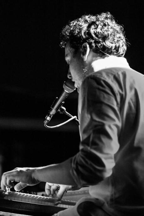 DSC 2643 532x800 METRONOMY HAD PEOPLE DANCING AT MUSIC HALL OF WILLIAMSBURG [PHOTOS]