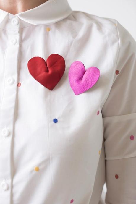 Make this leather heart pin for Valentine's Day Valentine's Day craft