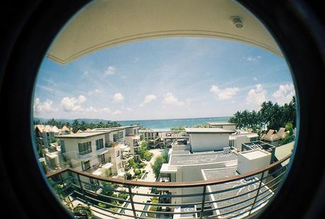 170-degree View with the Lomography Fisheye2