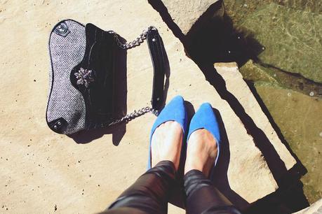 purse blue shoes