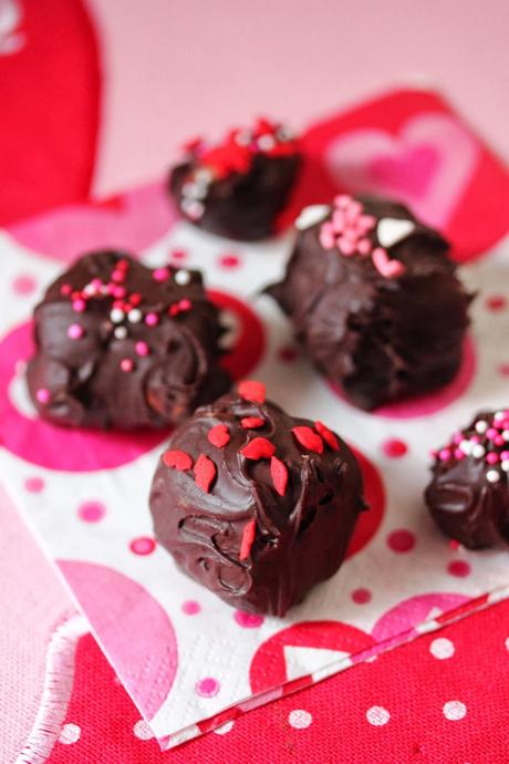 Vegan Valentine's Chocolate Marshmallow Bites