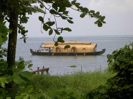 Kollam Backwater, an Interesting Way to Explore the Nature’s Splendor in Kerala