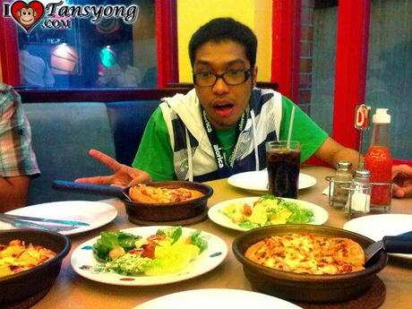 Pizza Hut : Treat yourself to compensate from your hardwork.